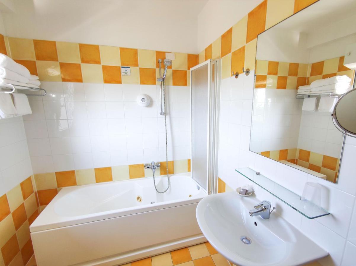 Hotel San Salvador Беллария-Иджеа-Марина Экстерьер фото